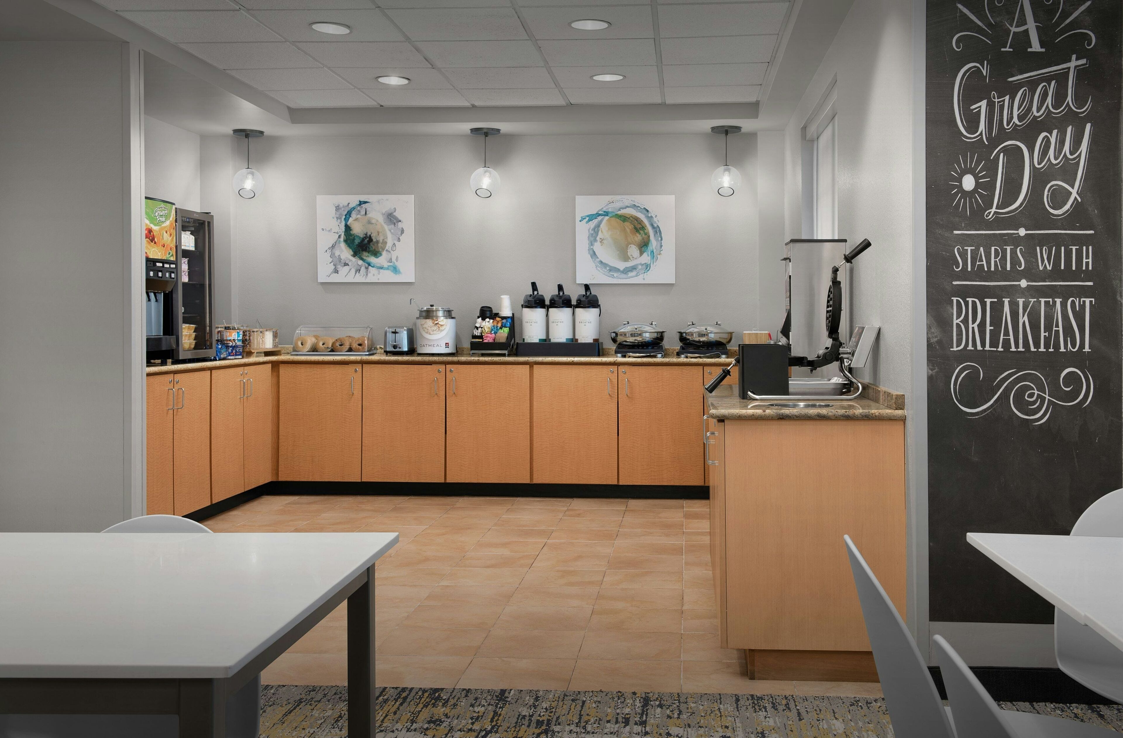 free daily continental breakfast