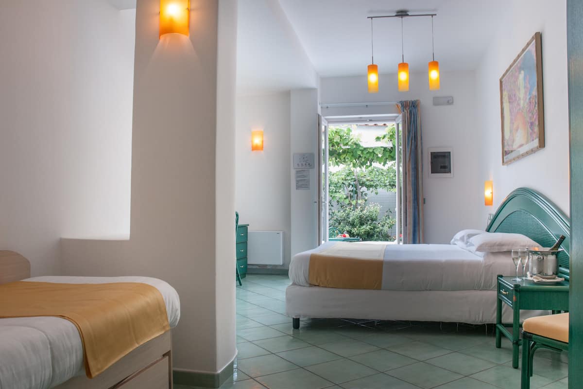 executive double or twin room (with access to thermal park) | in-room safe, desk, free wifi, bed sheets