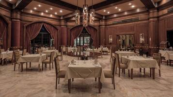 HĂ€r finns 3 restauranger som serverar frukost.