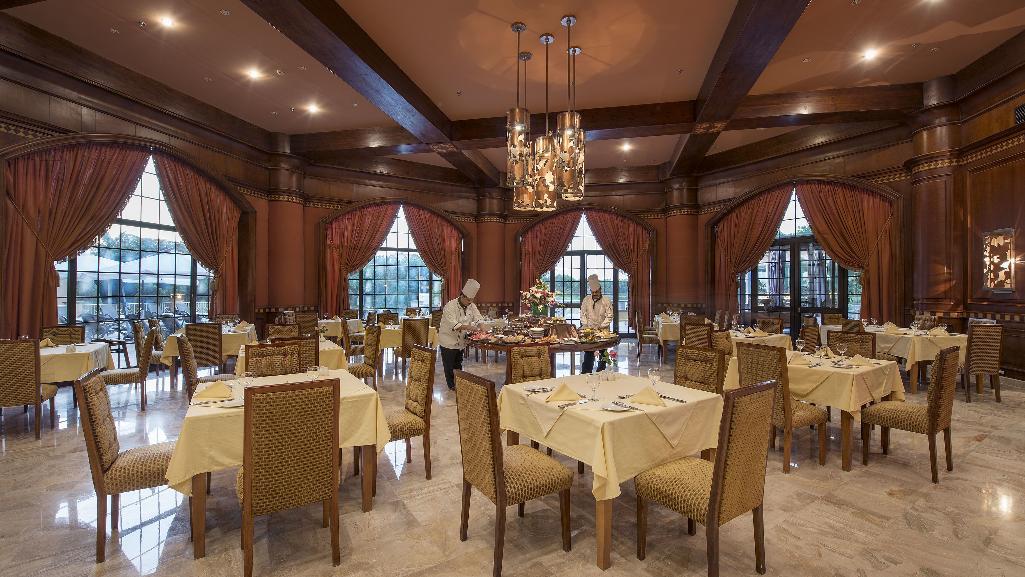 3 restaurants, breakfast, lunch, dinner served; italian cuisine