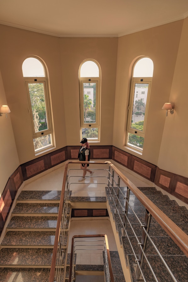 Handrails in stairways - Stella Golf Hotel (Ataqah)