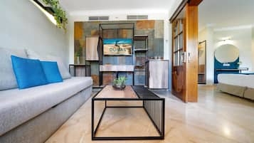 1 chambre, minibar, coffres-forts dans les chambres, bureau