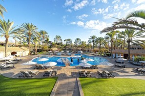 2 outdoor pools, pool umbrellas, sun loungers