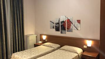 Twin Room, 2 Single Beds | Desk, iron/ironing board, free WiFi, bed sheets