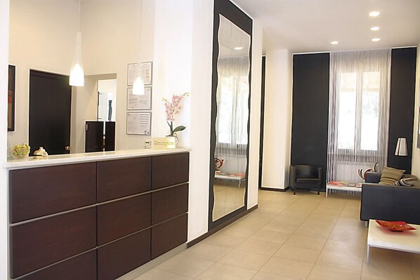 Coin salon dans le hall