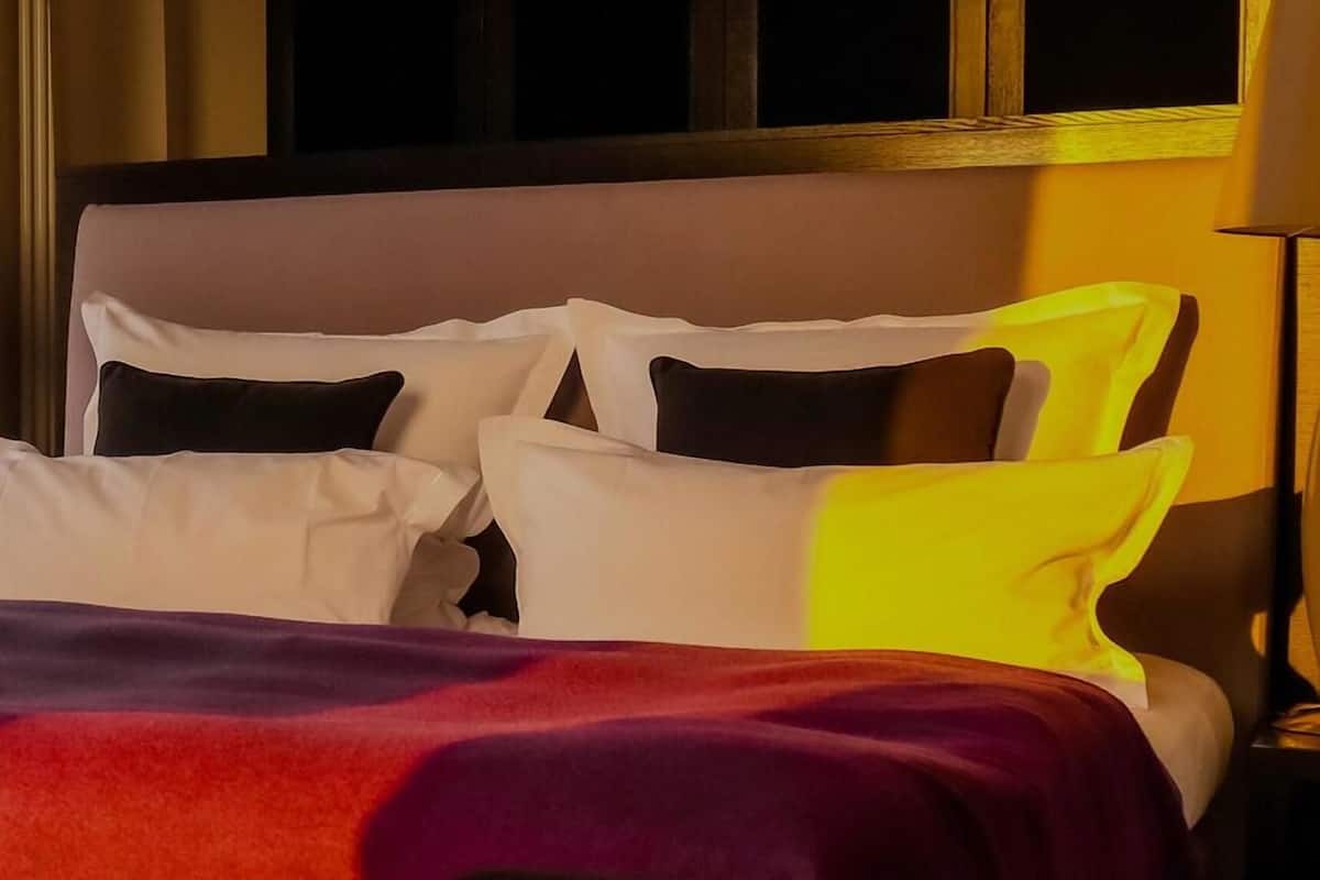 Premium bedding, down duvets, minibar, in-room safe