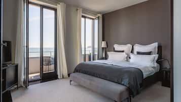 Suite – panorama | Sengetøy av topp kvalitet, dundyner, minibar og safe på rommet