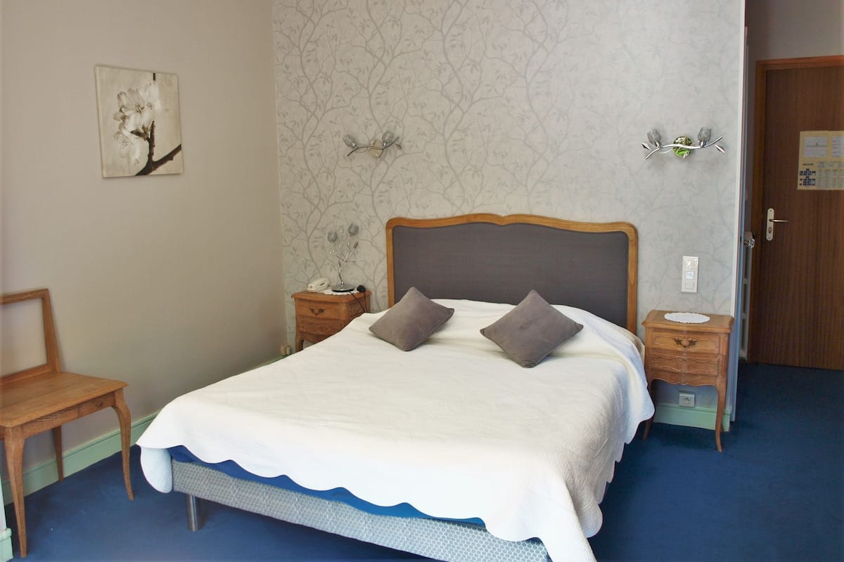 Een minibar, babybedden (toeslag), extra bedden (toeslag), gratis wifi