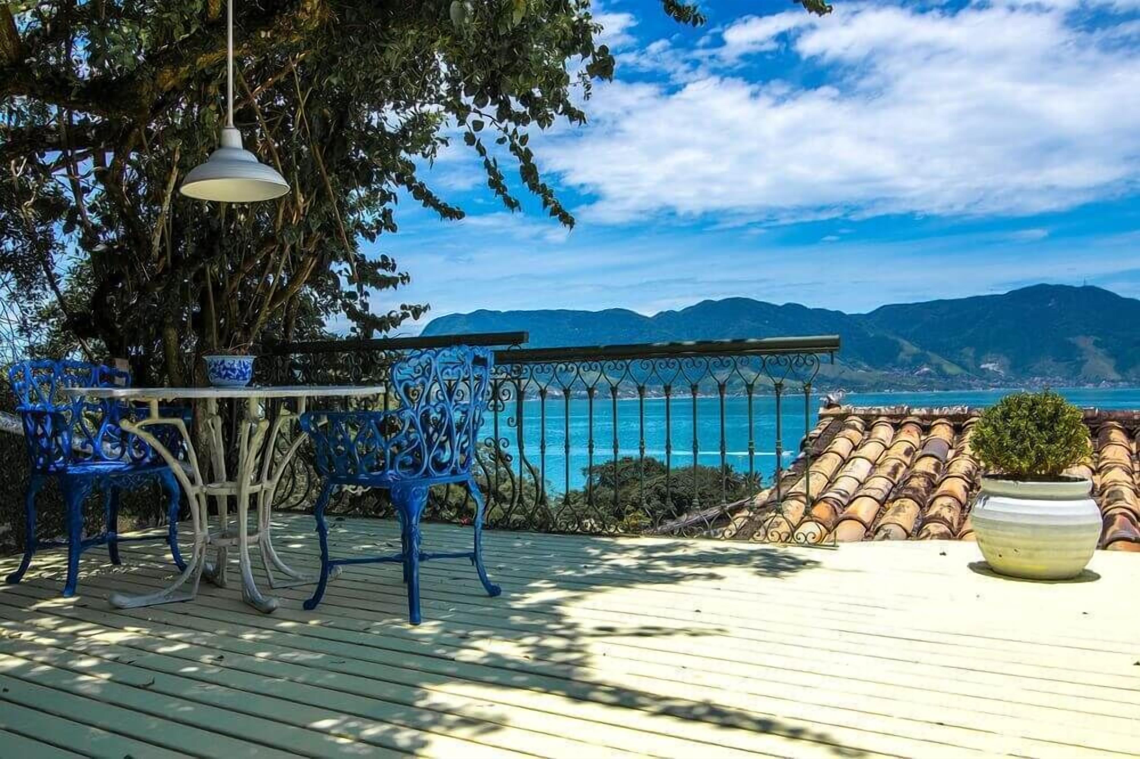 Chambre Standard, vue mer (11) | Coin séjour | Télévision à écran plat de 40 pouces avec chaînes numériques, télévision