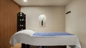Maniküre und Pediküre, Massageanwendungen