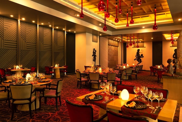 3 Restaurants, Mittagessen, Abendessen, chinesische KĂŒche