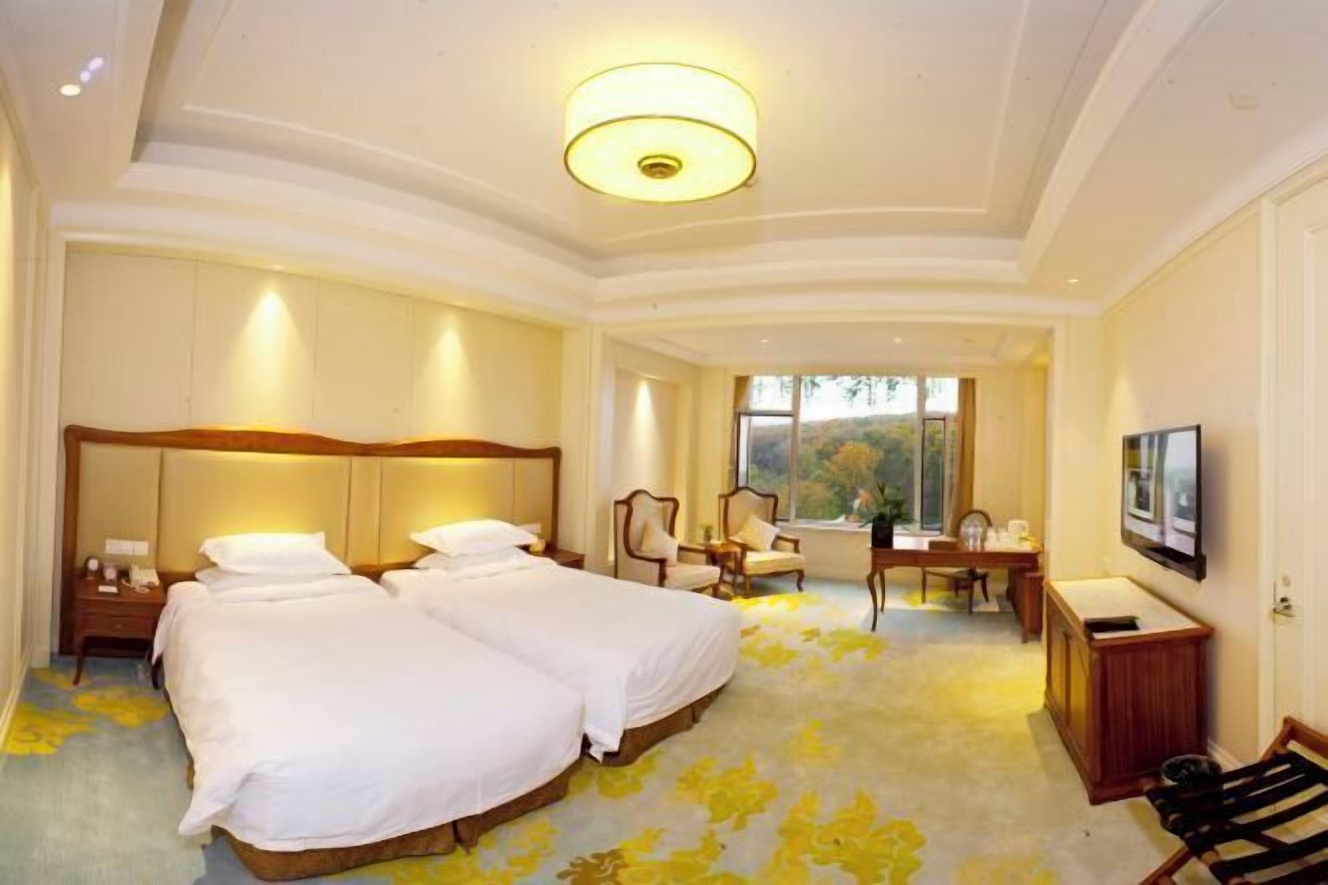 迷你吧、客房內保險箱、鬧鐘