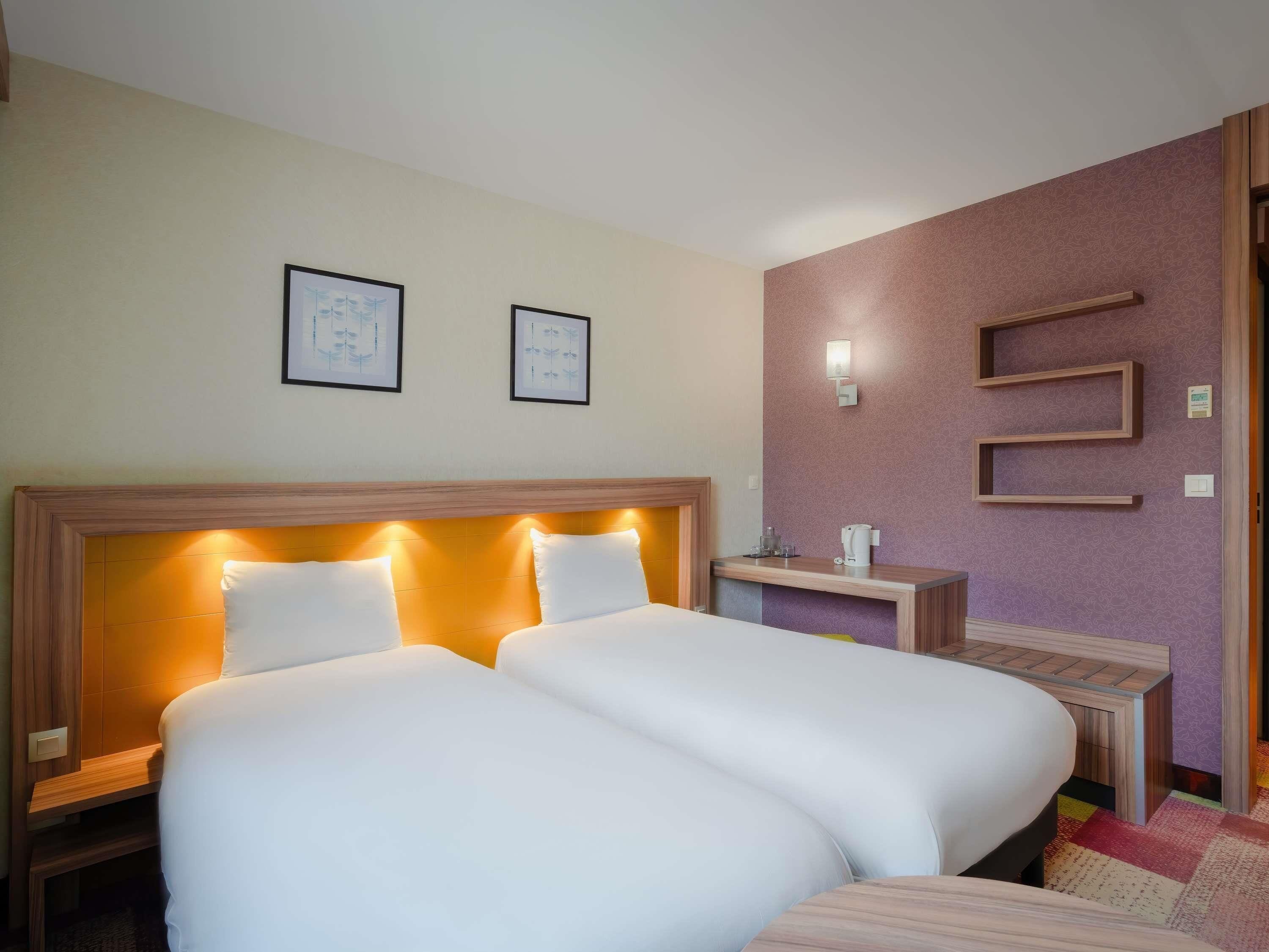 Caja de seguridad en la habitación y decoración personalizada 