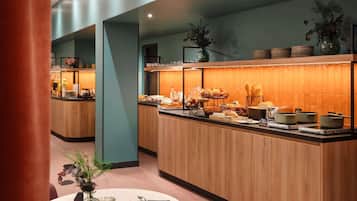Desayuno buffet todos los días (con cargo)