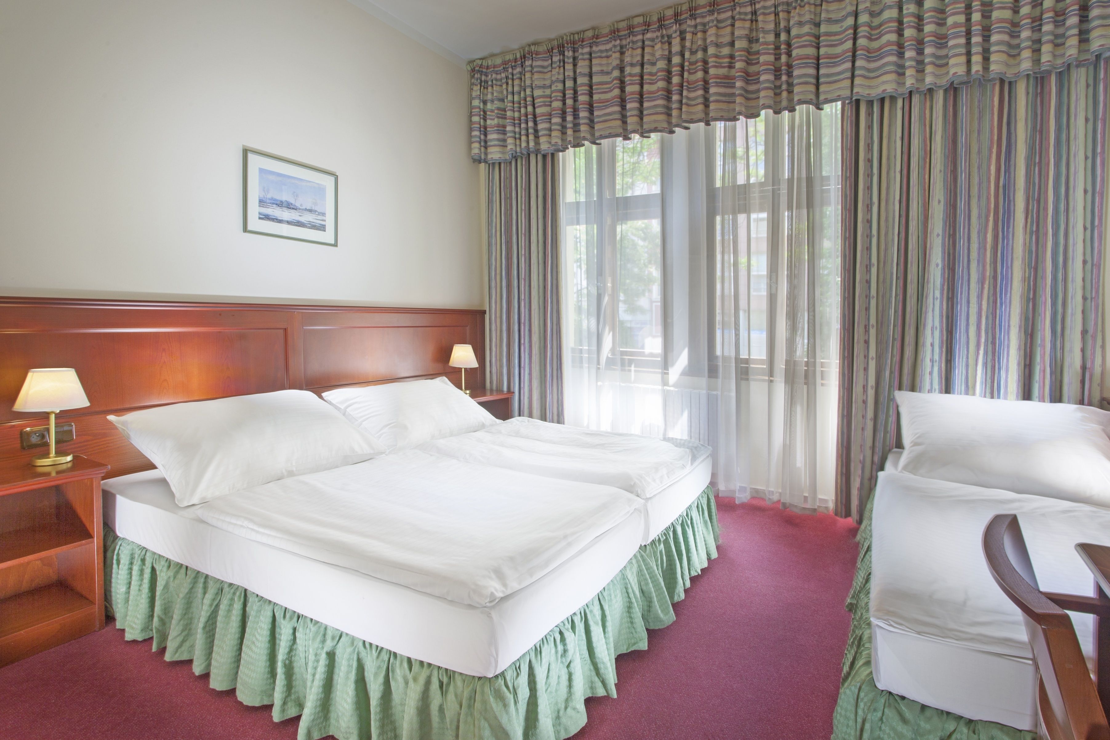 standard triple room | 1 bedroom, hypo-allergenic bedding, desk, blackout curtains