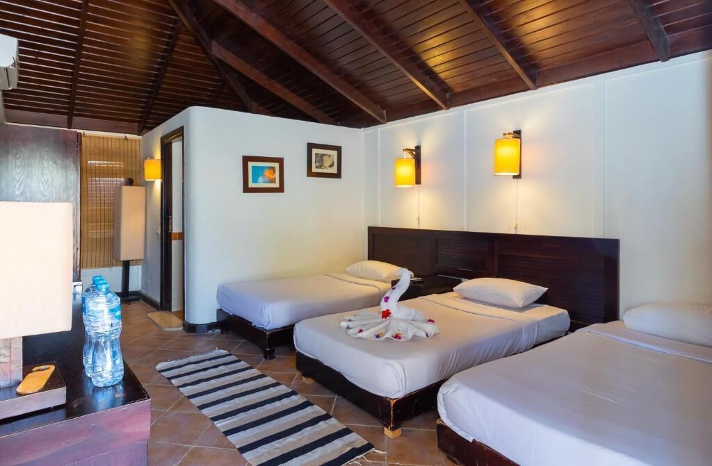 Minibar, in-room safe, desk, WiFi