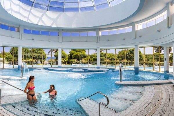 Couples treatment room(s), body treatments, hydrotherapy
