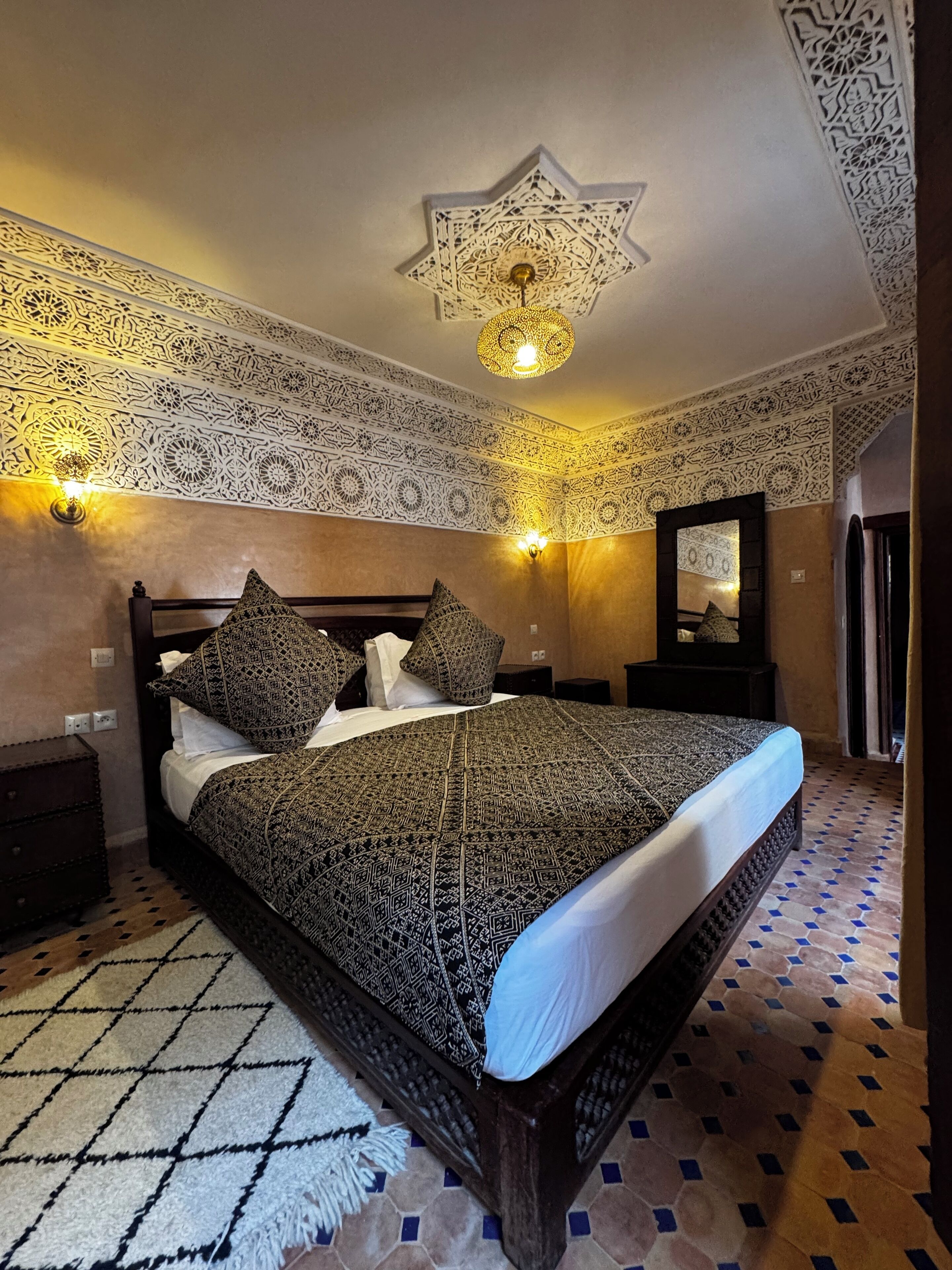 Quarto casal superior, 1 quarto, para não fumantes, vista para o pátio | Frigobar, cofres nos quartos, Wi-Fi de cortesia, roupa de cama