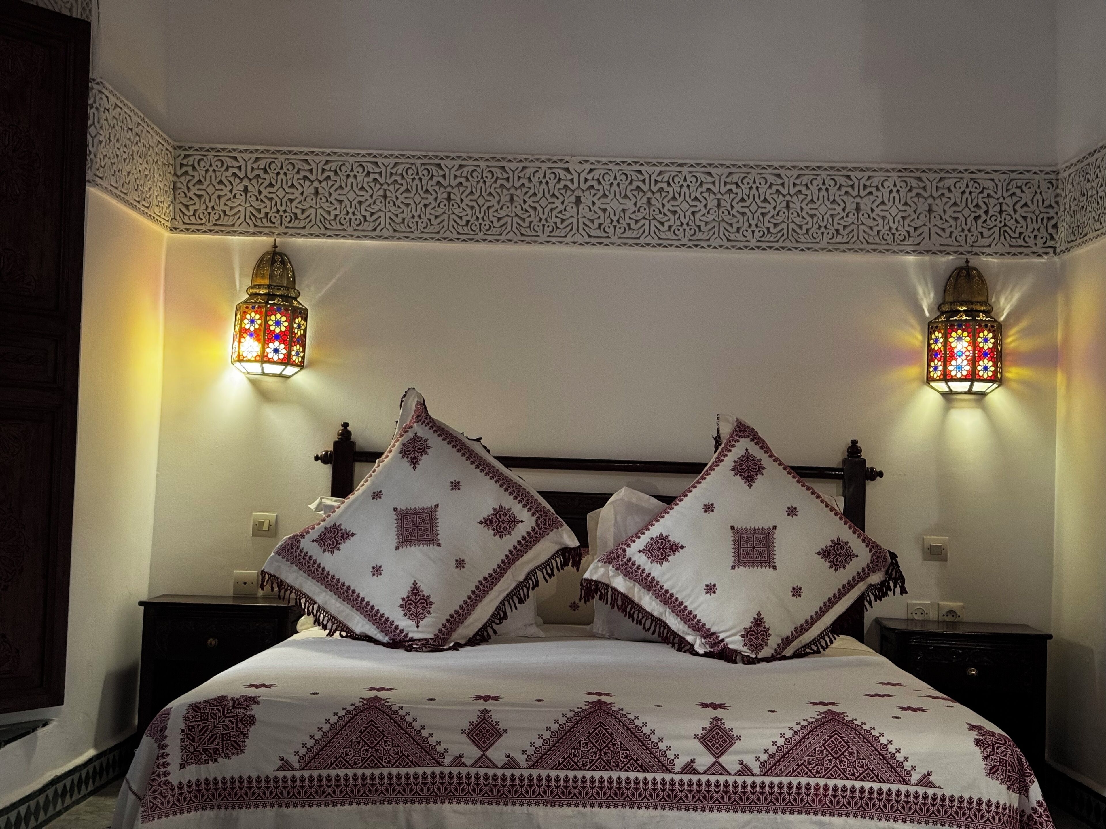 Quarto casal superior, 1 quarto, para não fumantes, vista para o pátio | Frigobar, cofres nos quartos, Wi-Fi de cortesia, roupa de cama