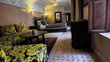 Minibar, in-room safe, free WiFi, bed sheets