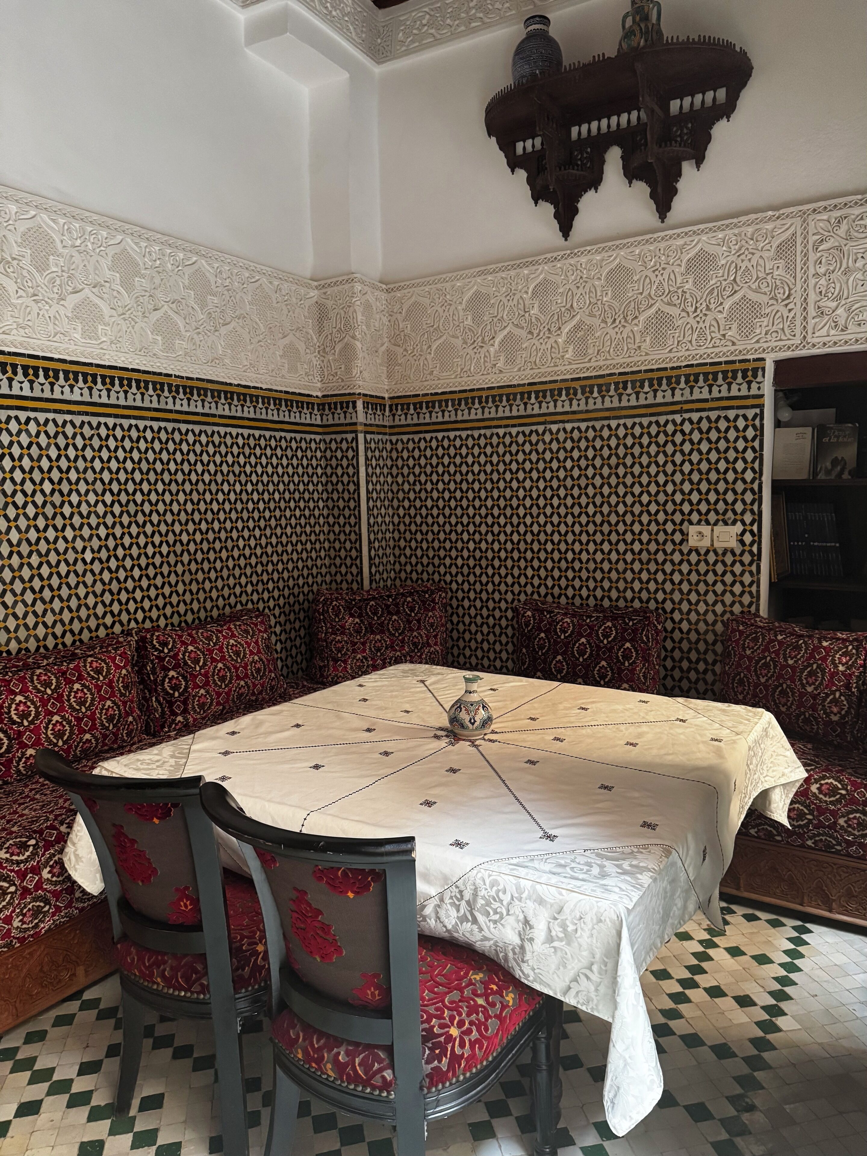 Smart TV 32 pulgadas con canales de televisión por cable, libros