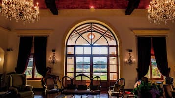Sala de estar en el lobby