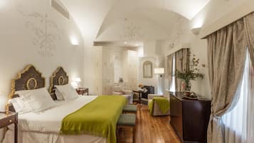 Minibar, in-room safe, desk, soundproofing