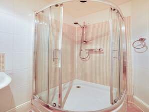 Douche, articles de toilette (gratuits), séchoir à cheveux