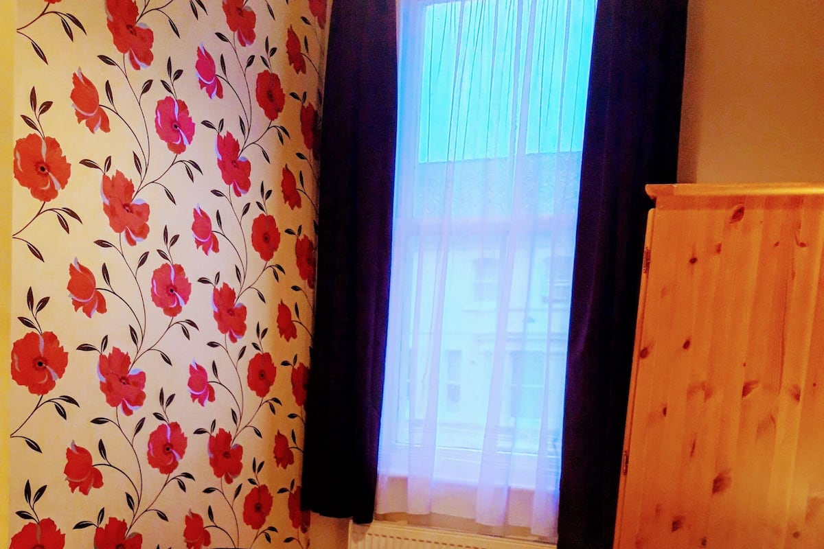 Habitación individual estándar, 1 cama individual | Tabla de planchar con plancha y wifi gratis