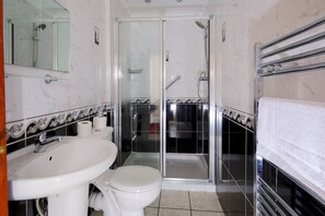 Bathroom - Glendevon Hotel (Bournemouth)