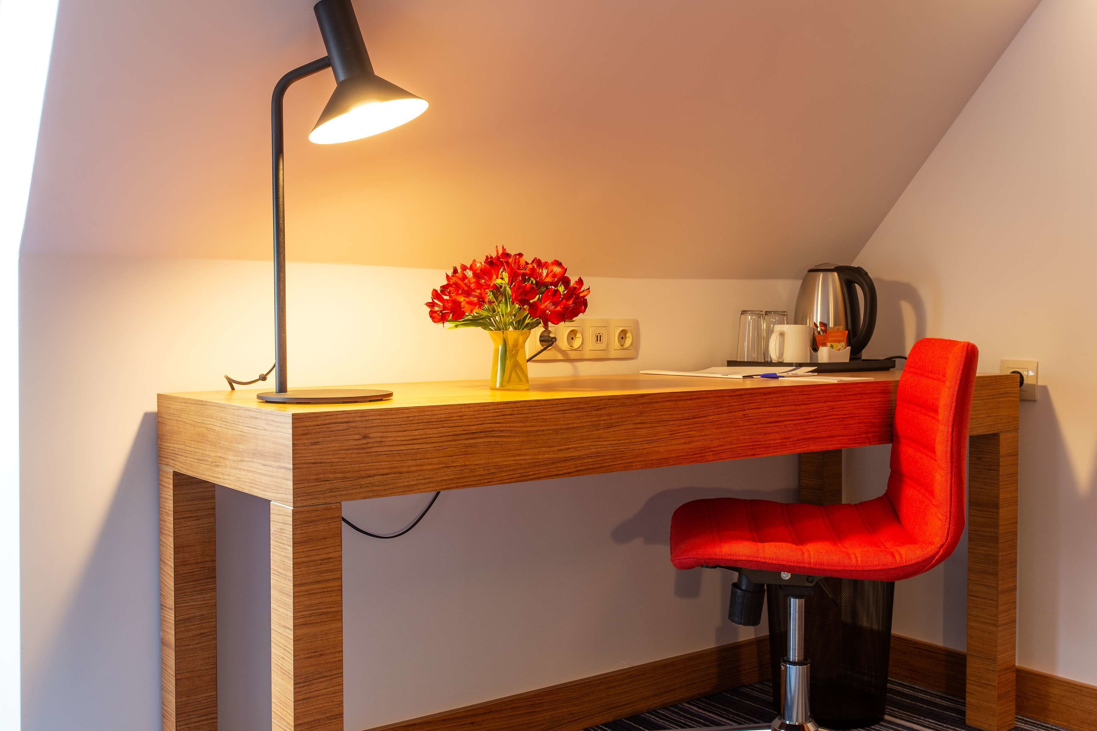 standard room, 1 double bed, accessible, non smoking | premium bedding, pillow-top beds, in-room safe, individually decorated