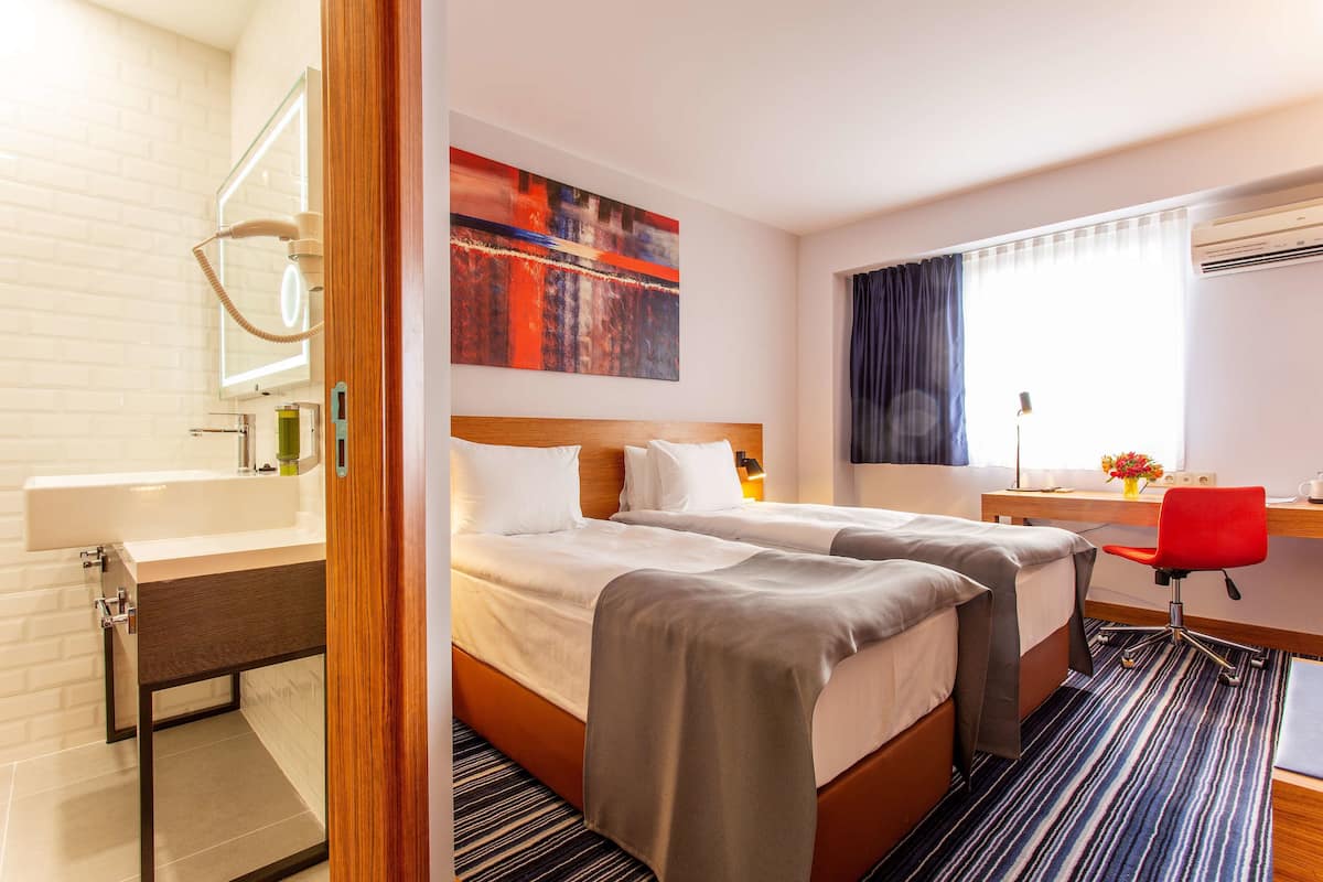 Superior kamer, 2 eenpersoonsbedden, niet-roken | Luxe beddengoed, pillowtop-bedden, een kluis op de kamer