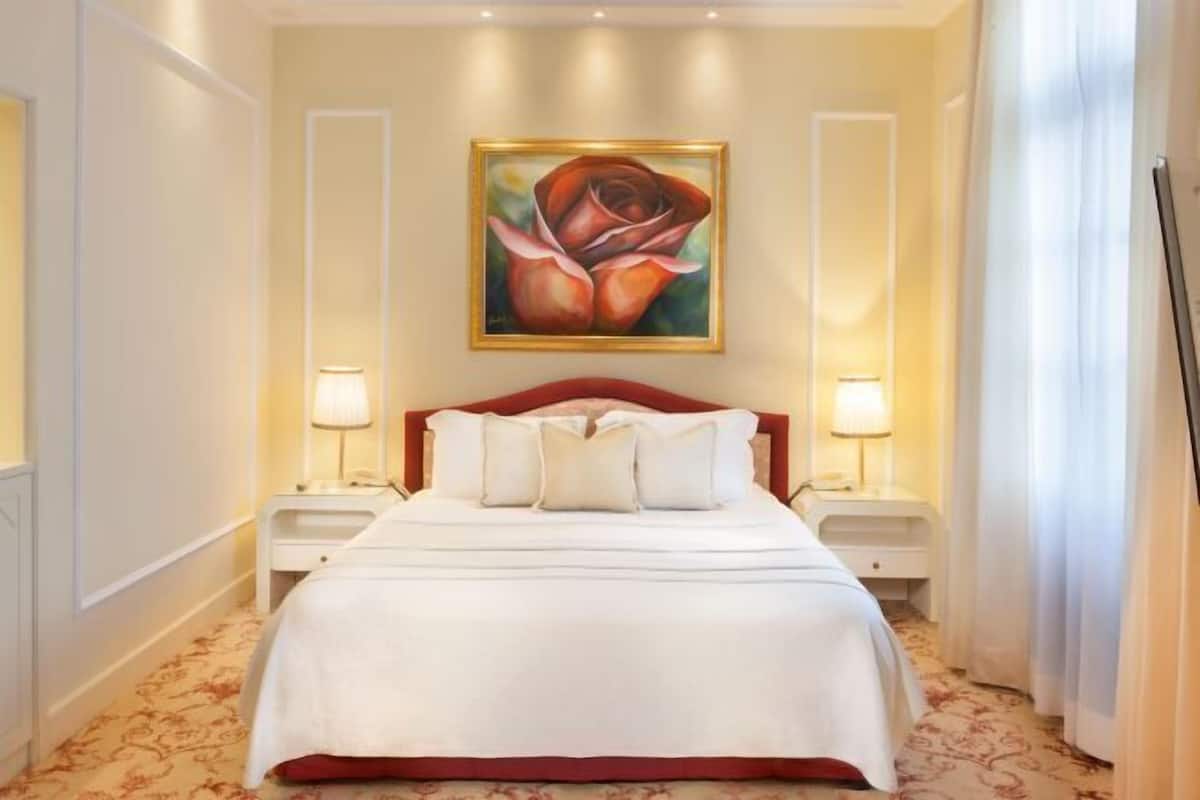 2 bedrooms, premium bedding, memory-foam beds, minibar