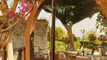 3 restaurants, breakfast, lunch, dinner served; Mediterranean cuisine
