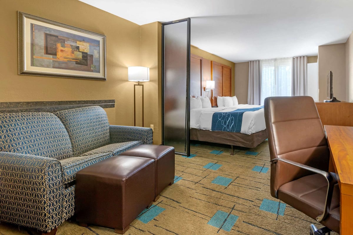 Suite, Multiple Beds, Accessible, Non Smoking | Premium bedding, pillow-top beds, in-room safe, desk