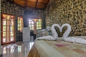 Standard Room with kitchen | Premium bedding, in-room safe, individually furnished, blackout drapes - Hotel Mar de Luz (Jacó)