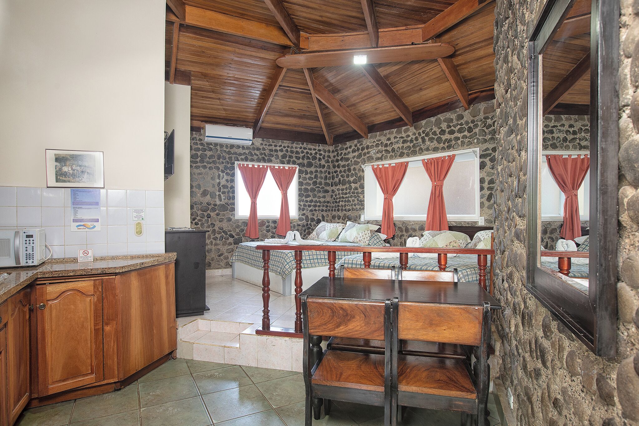 standard room with kitchen | private kitchen | fridge, microwave, electric kettle, blender