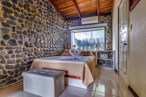 Standard Room with kitchen | Premium bedding, in-room safe, individually furnished, blackout drapes - Hotel Mar de Luz (Jacó)