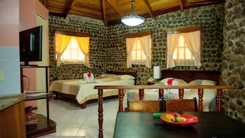 Standard Room with kitchen | Premium bedding, in-room safe, individually furnished, blackout drapes