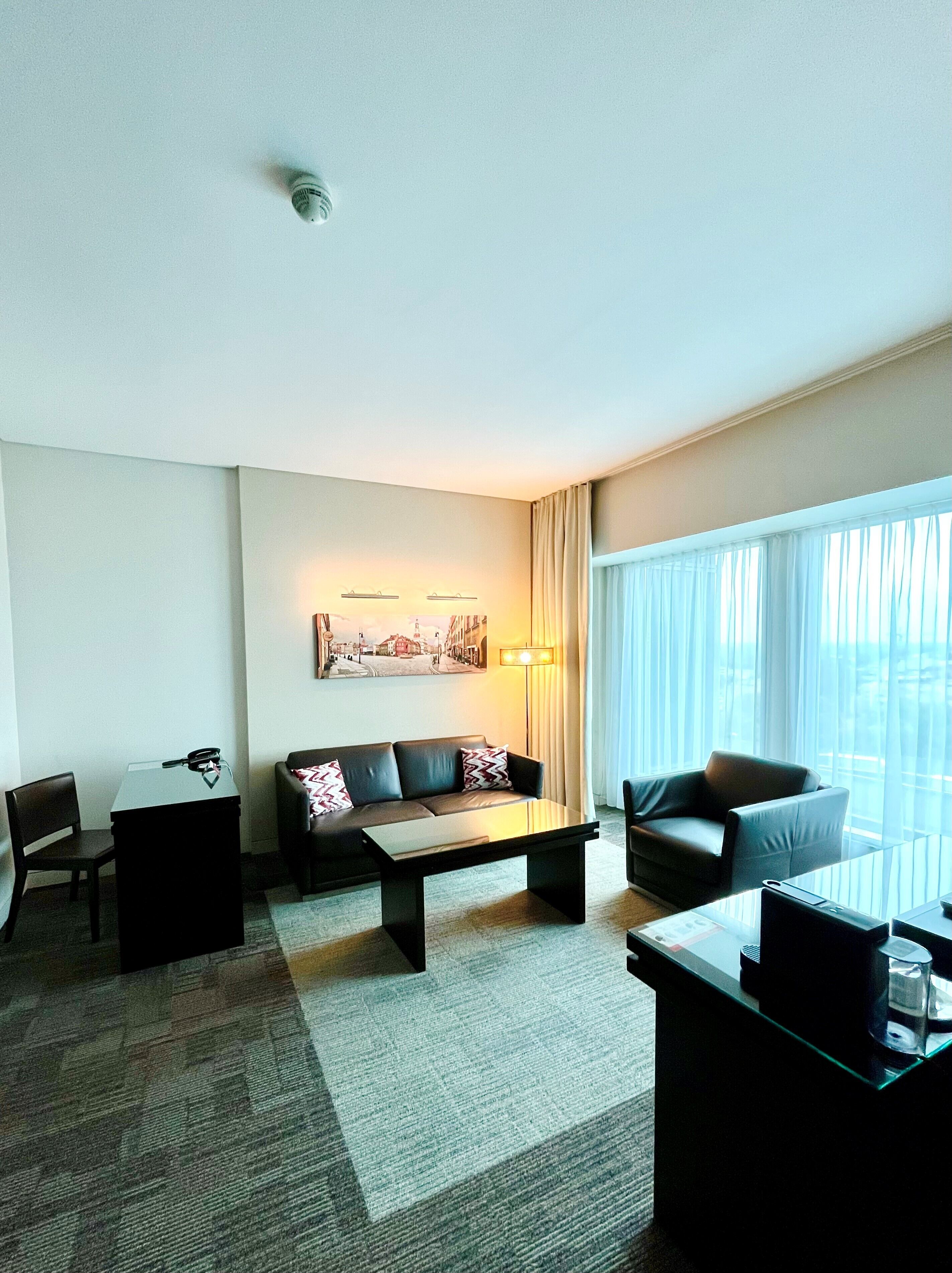 superior suite, non smoking | hypo-allergenic bedding, minibar, in-room safe, desk