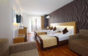 Een minibar, geluiddichte muren, gratis babybedden, beddengoed