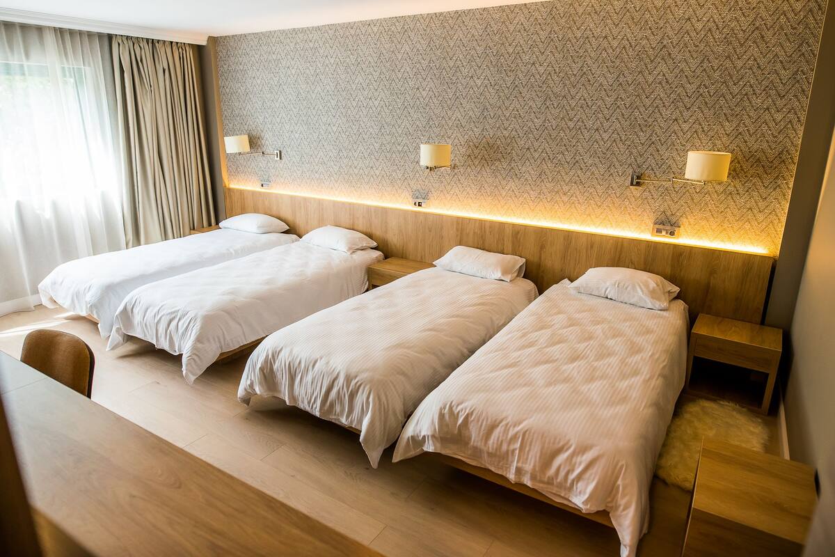 Family Room, Multiple Beds