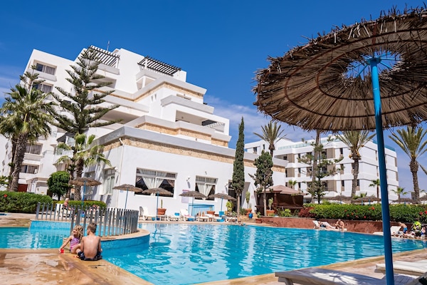 Senior Studio | 1 bedroom, Egyptian cotton sheets, premium bedding, in-room safe