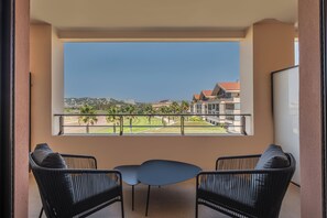 Superior-Zimmer | Hochwertige Bettwaren, Zimmersafe, individuell eingerichtet