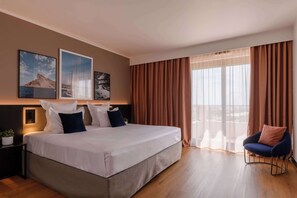 Premium bedding, in-room safe, individually furnished, desk