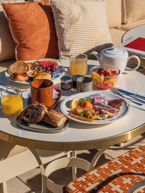 Daily buffet breakfast (EUR 24 per person)