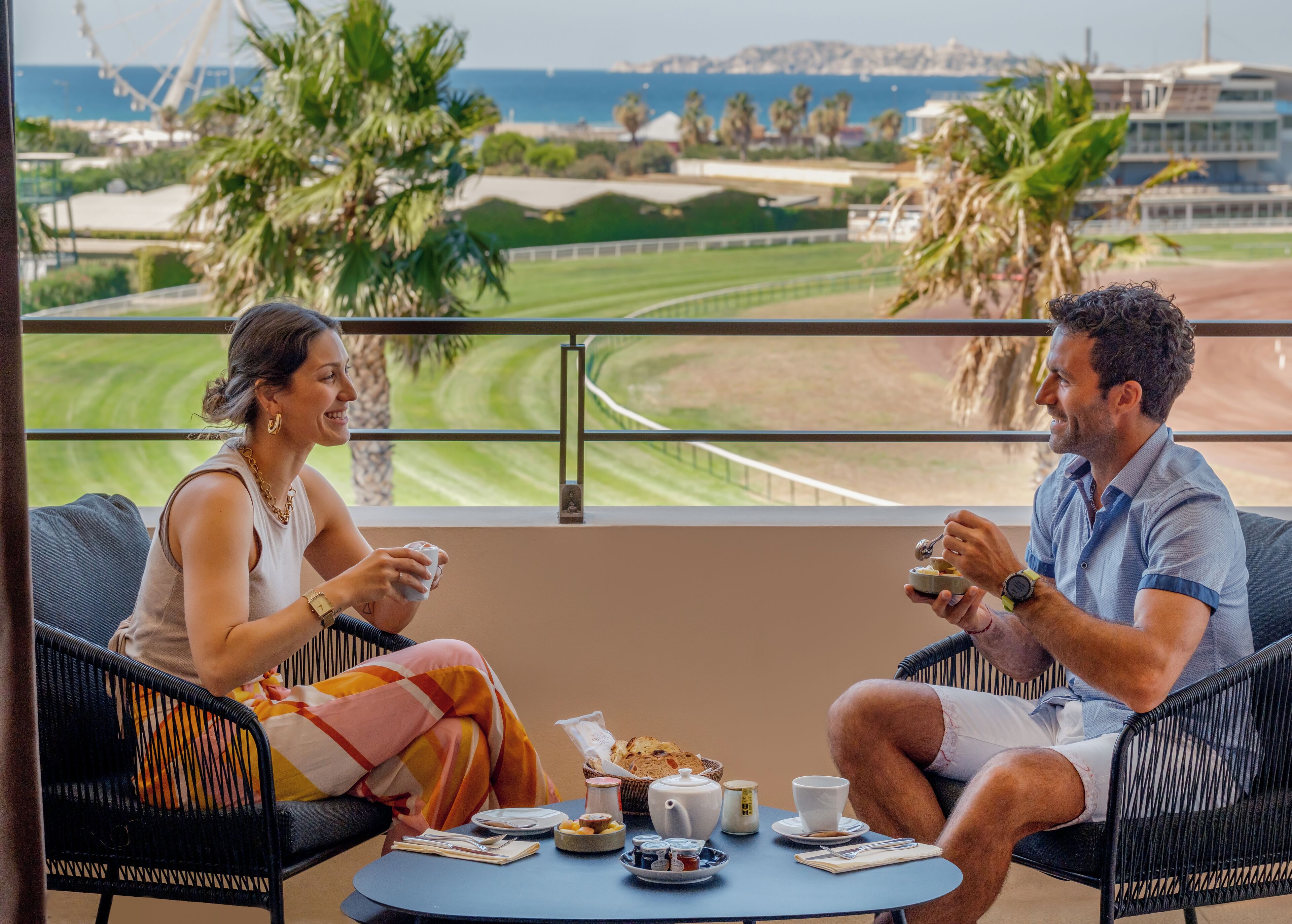 Deluxe-Zimmer, Meerblick | Essbereich im Zimmer