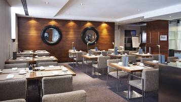 Frokostbuffé hver dag (EUR 27.50 per person)