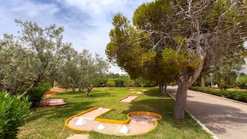 Mini-golf