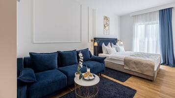 Hypo-allergenic bedding, minibar, in-room safe, desk